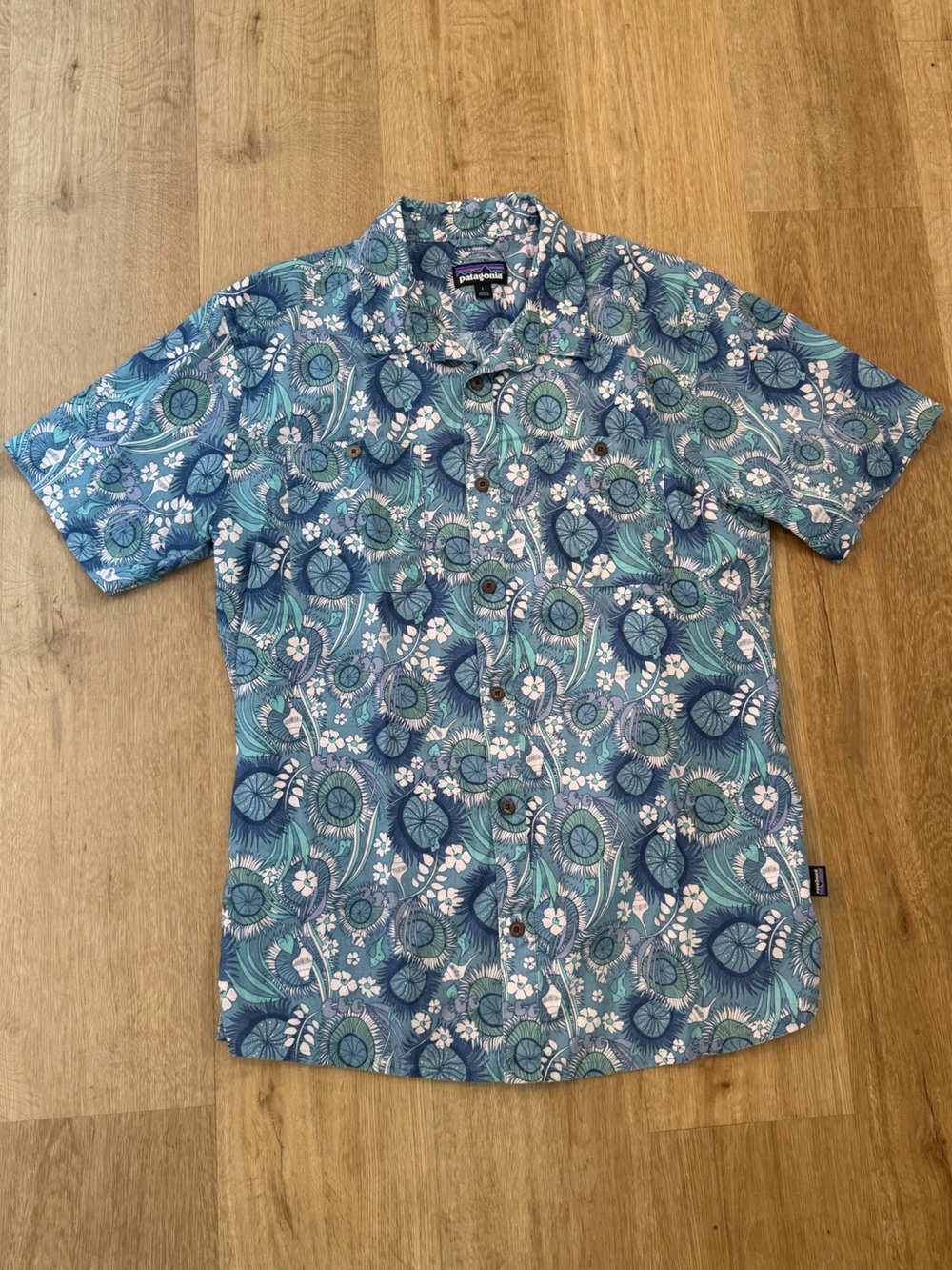 Men's Patagonia Blue Floral Short-Sleeve Button-Up Shirt